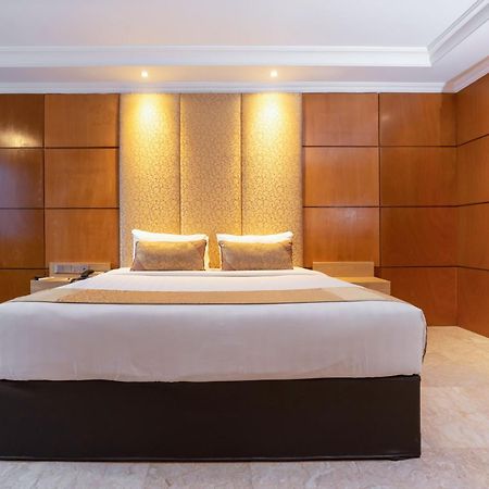 Hotel Bumi Senyiur Самарінда Екстер'єр фото