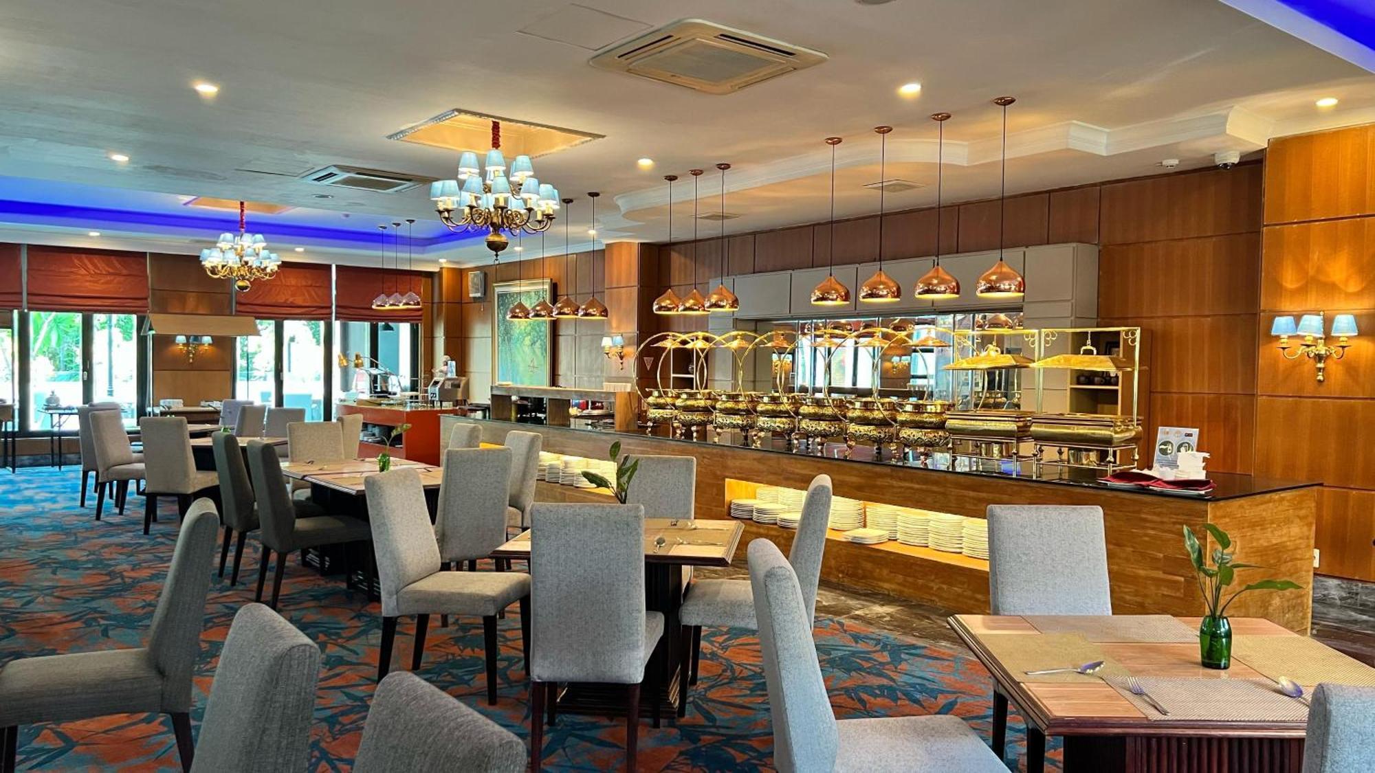 Hotel Bumi Senyiur Самарінда Екстер'єр фото